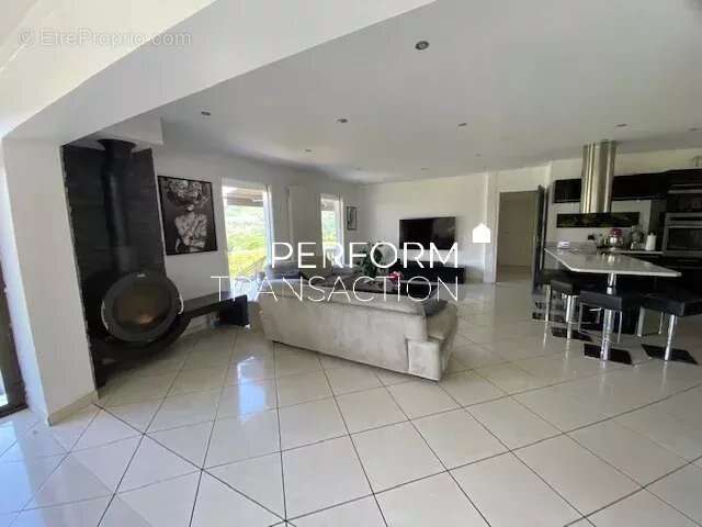 Maison à VAULNAVEYS-LE-HAUT