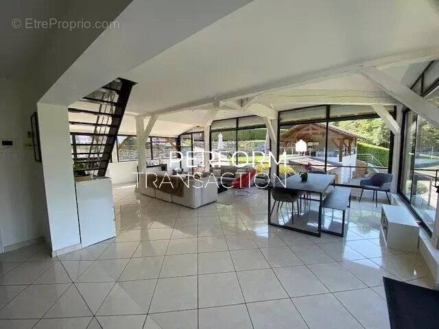 Maison à VAULNAVEYS-LE-HAUT