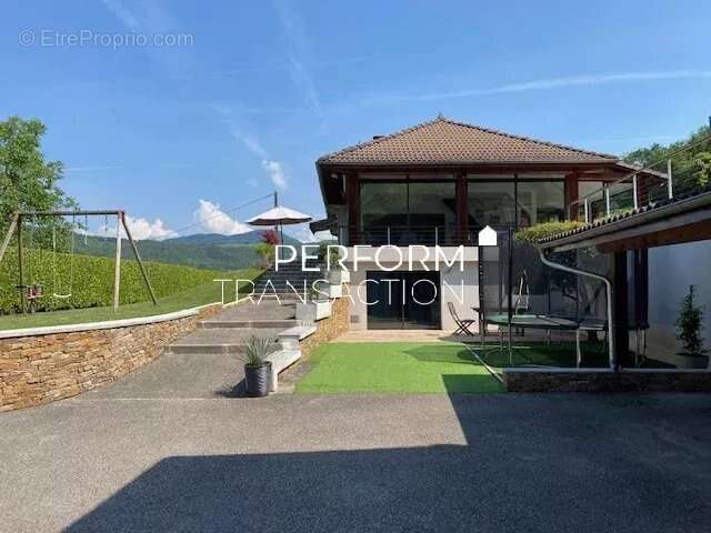 Maison à VAULNAVEYS-LE-HAUT