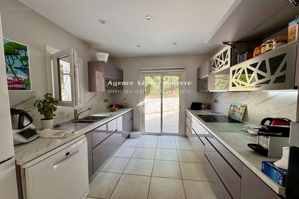 Maison à LES ISSAMBRES