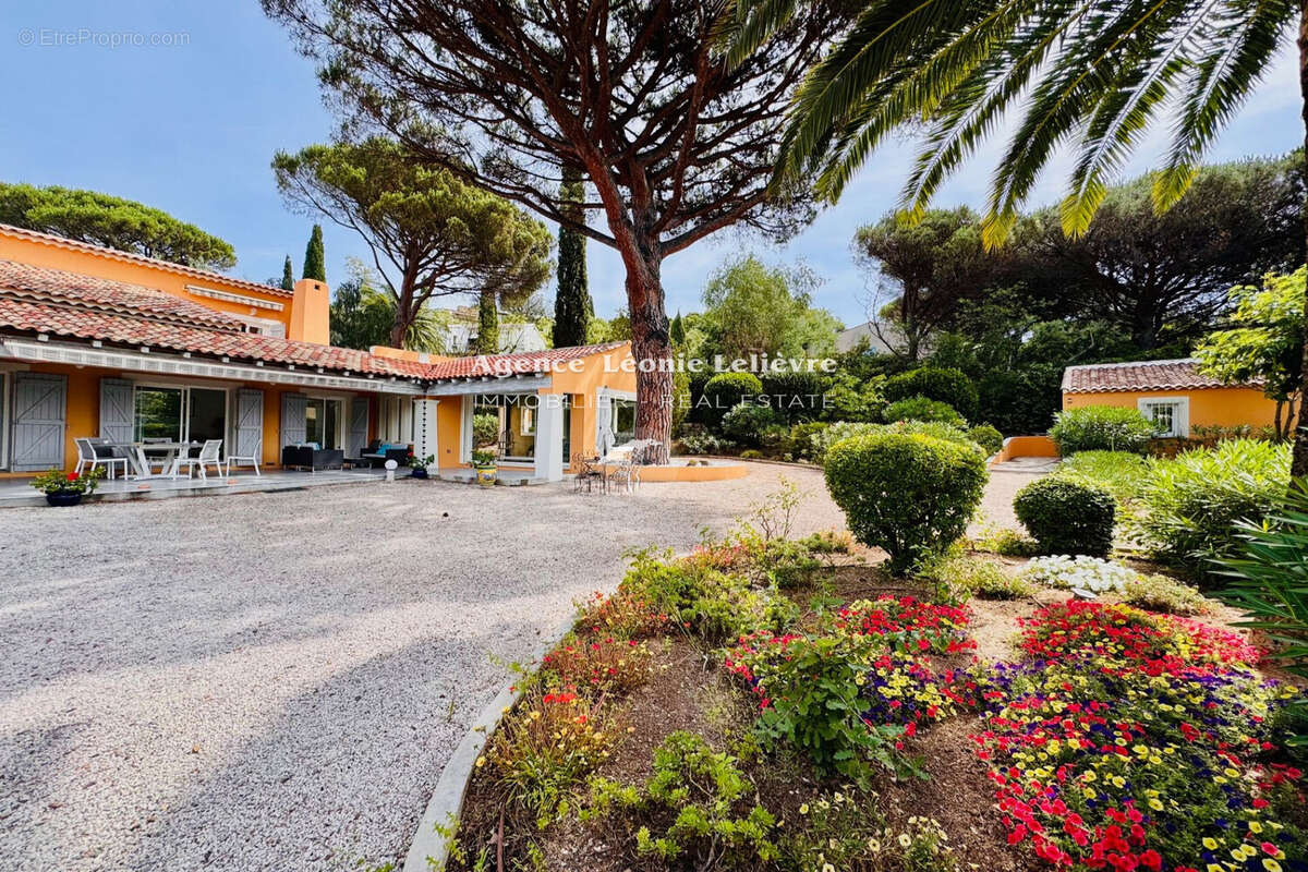 Maison à LES ISSAMBRES