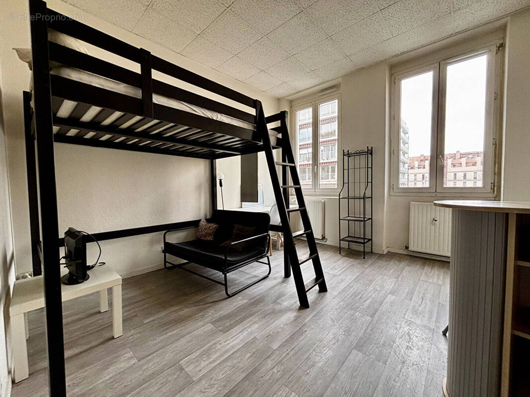 Appartement à SAINT-ETIENNE