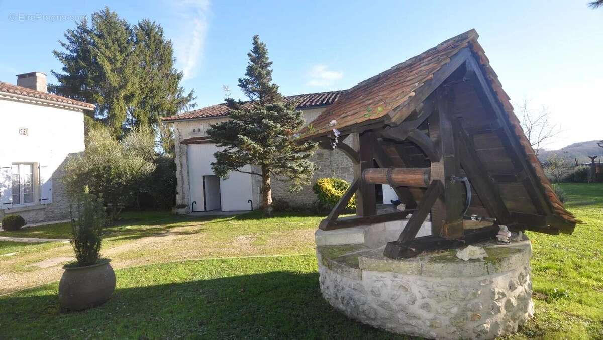 Maison à AUBETERRE-SUR-DRONNE