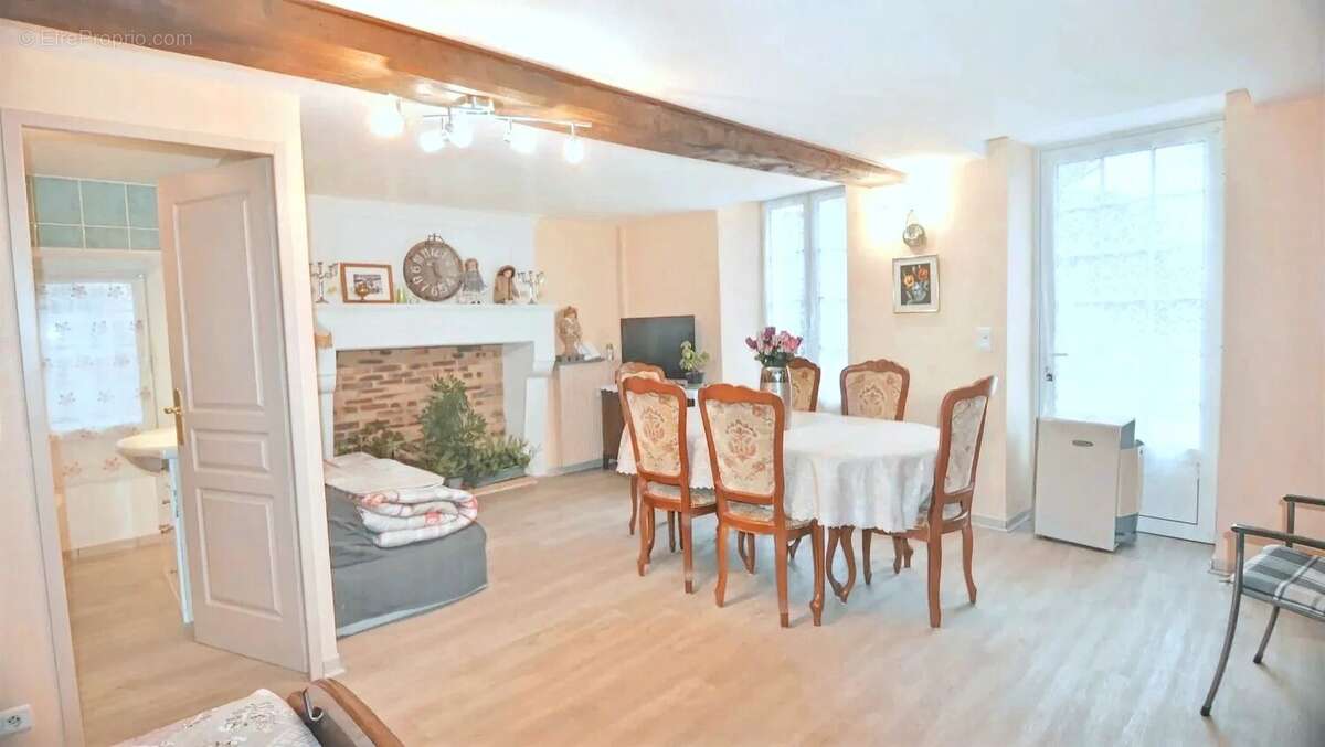 Maison à AUBETERRE-SUR-DRONNE