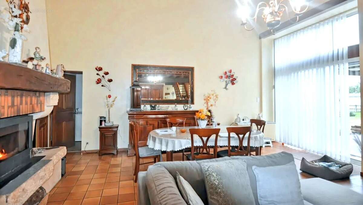 Maison à AUBETERRE-SUR-DRONNE