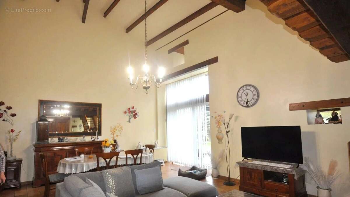 Maison à AUBETERRE-SUR-DRONNE