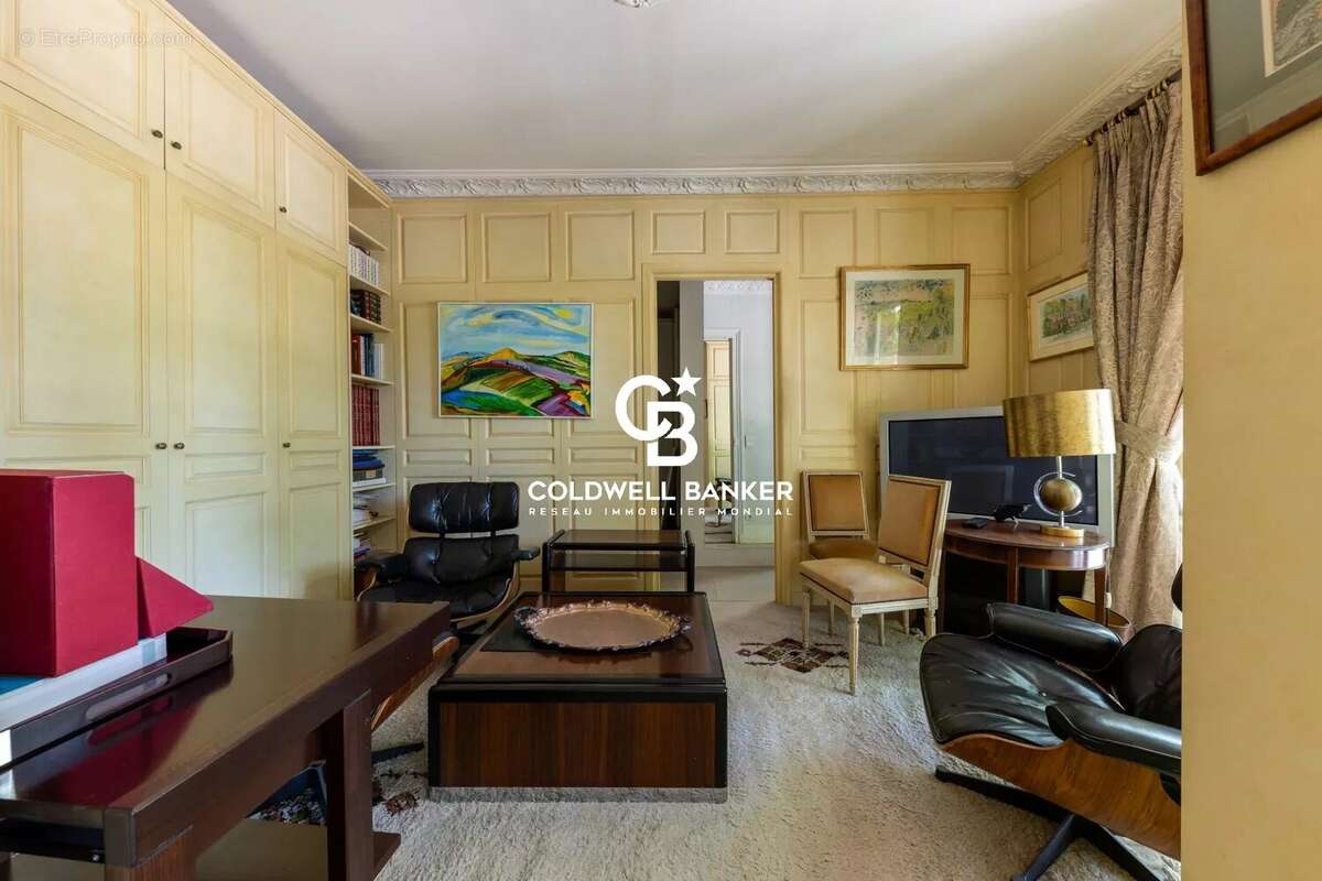 Maison à NEUILLY-SUR-SEINE