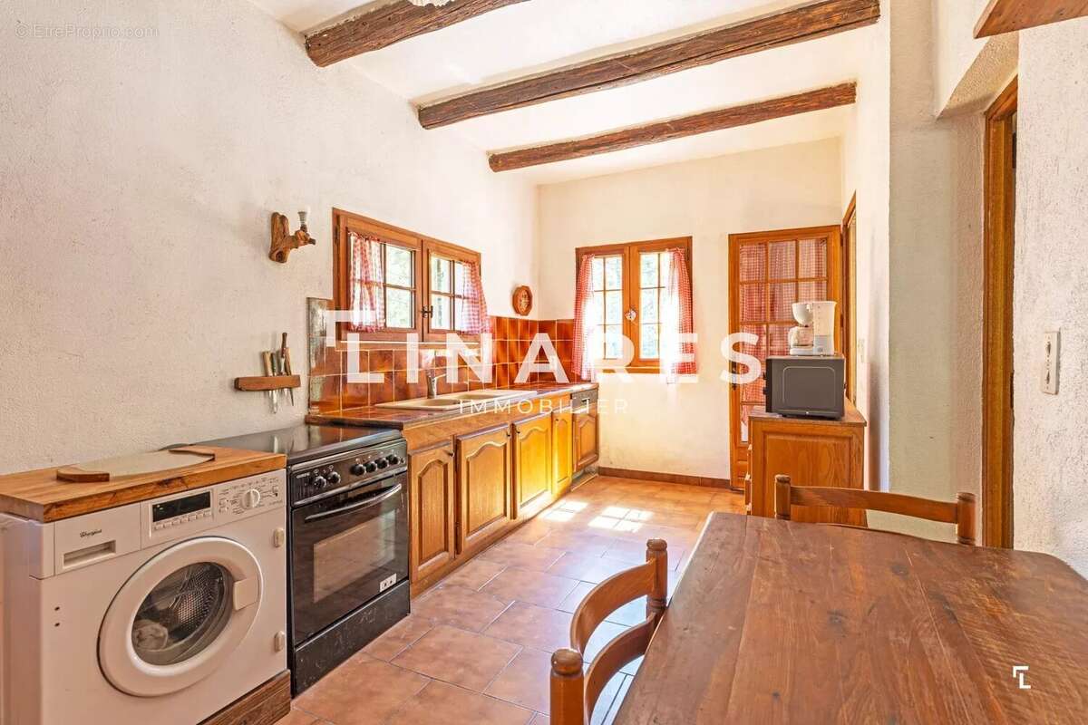 Maison à VINON-SUR-VERDON