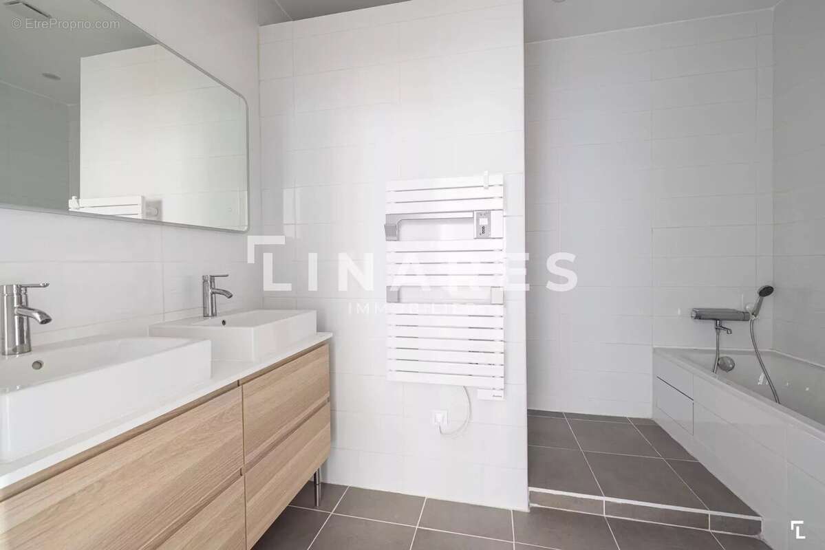 Appartement à MARSEILLE-7E