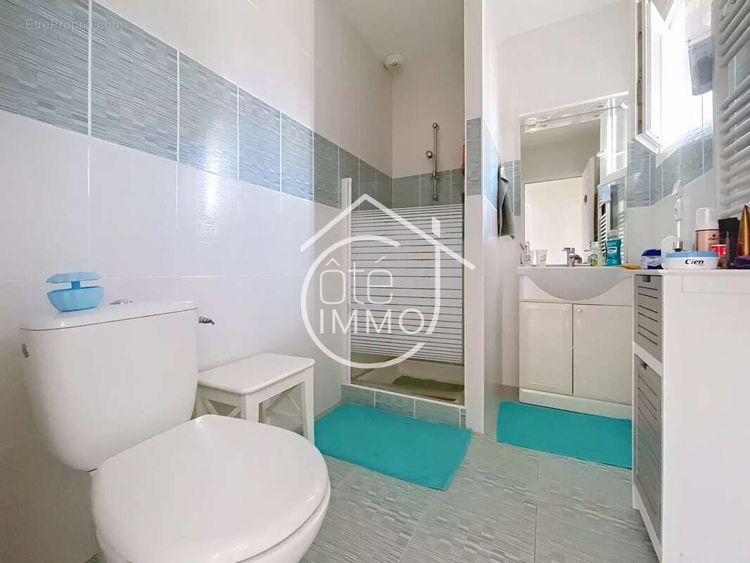 Maison à LAMOTHE-MONTRAVEL