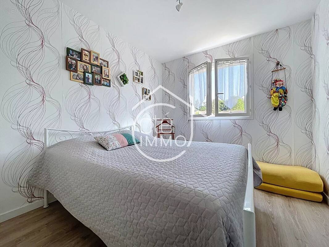 Maison à LAMOTHE-MONTRAVEL