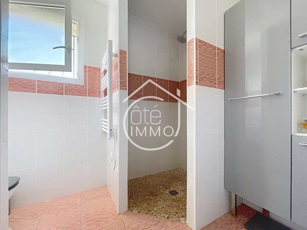 Maison à LAMOTHE-MONTRAVEL