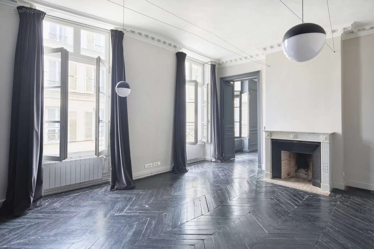 Appartement à PARIS-10E