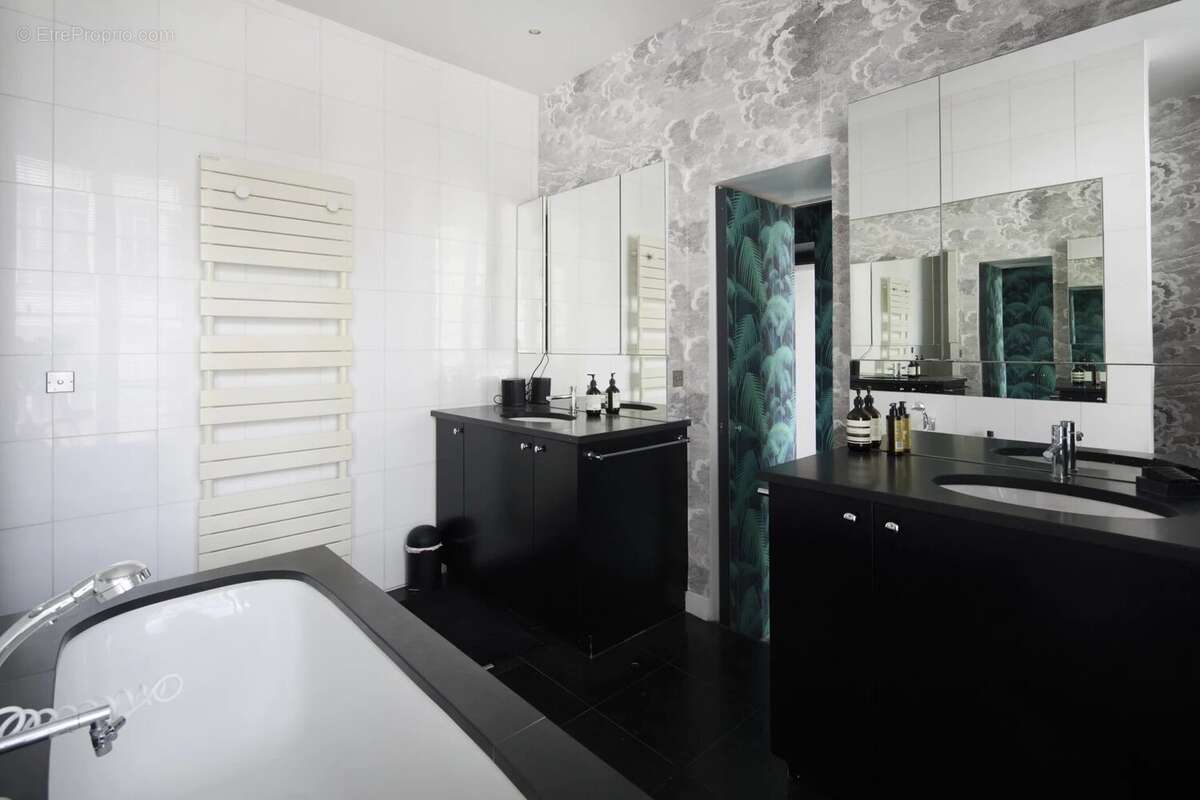 Appartement à PARIS-10E