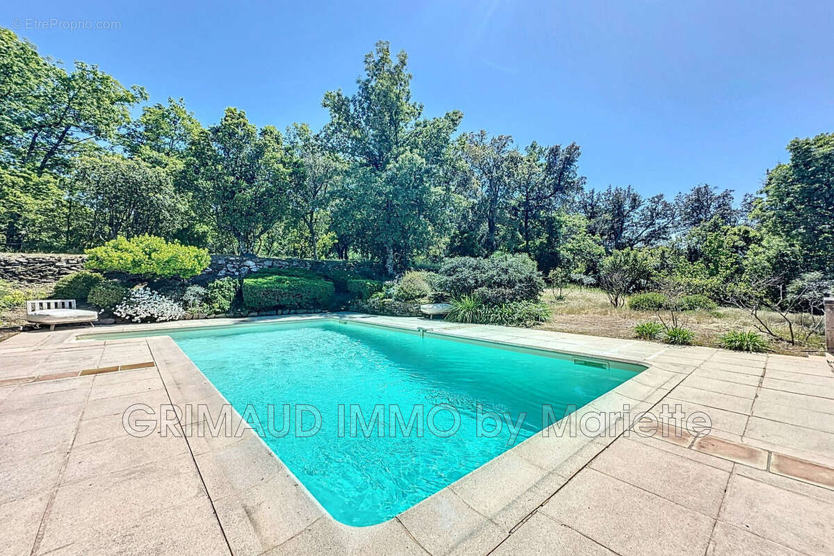 Maison à LA GARDE-FREINET