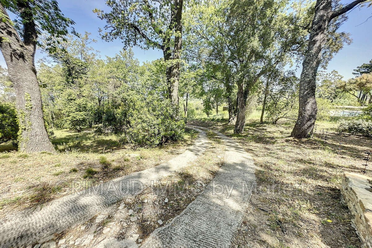 Maison à LA GARDE-FREINET