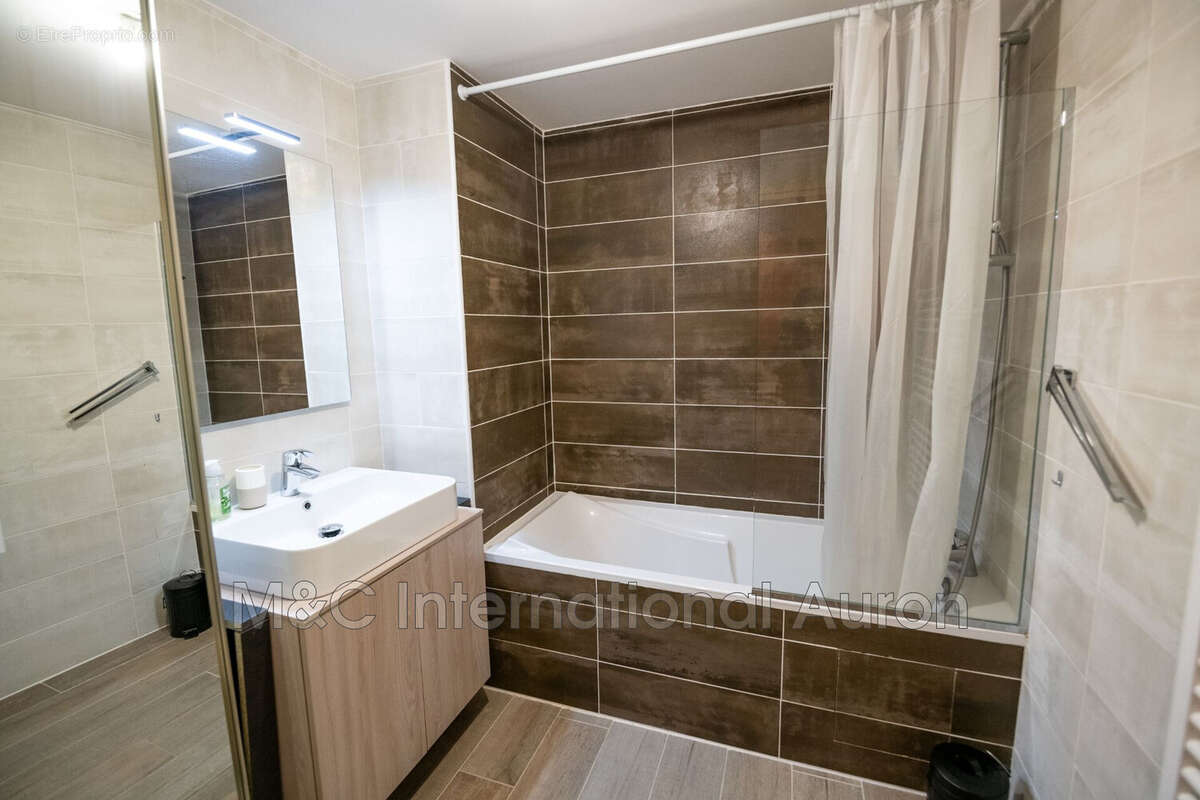 Appartement à SAINT-ETIENNE-DE-TINEE