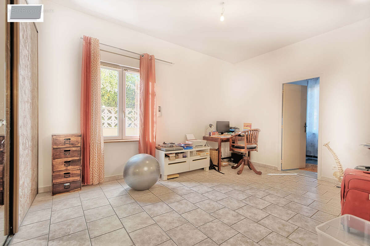 Maison à LA VALETTE-DU-VAR