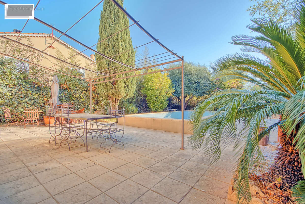 Maison à LA VALETTE-DU-VAR