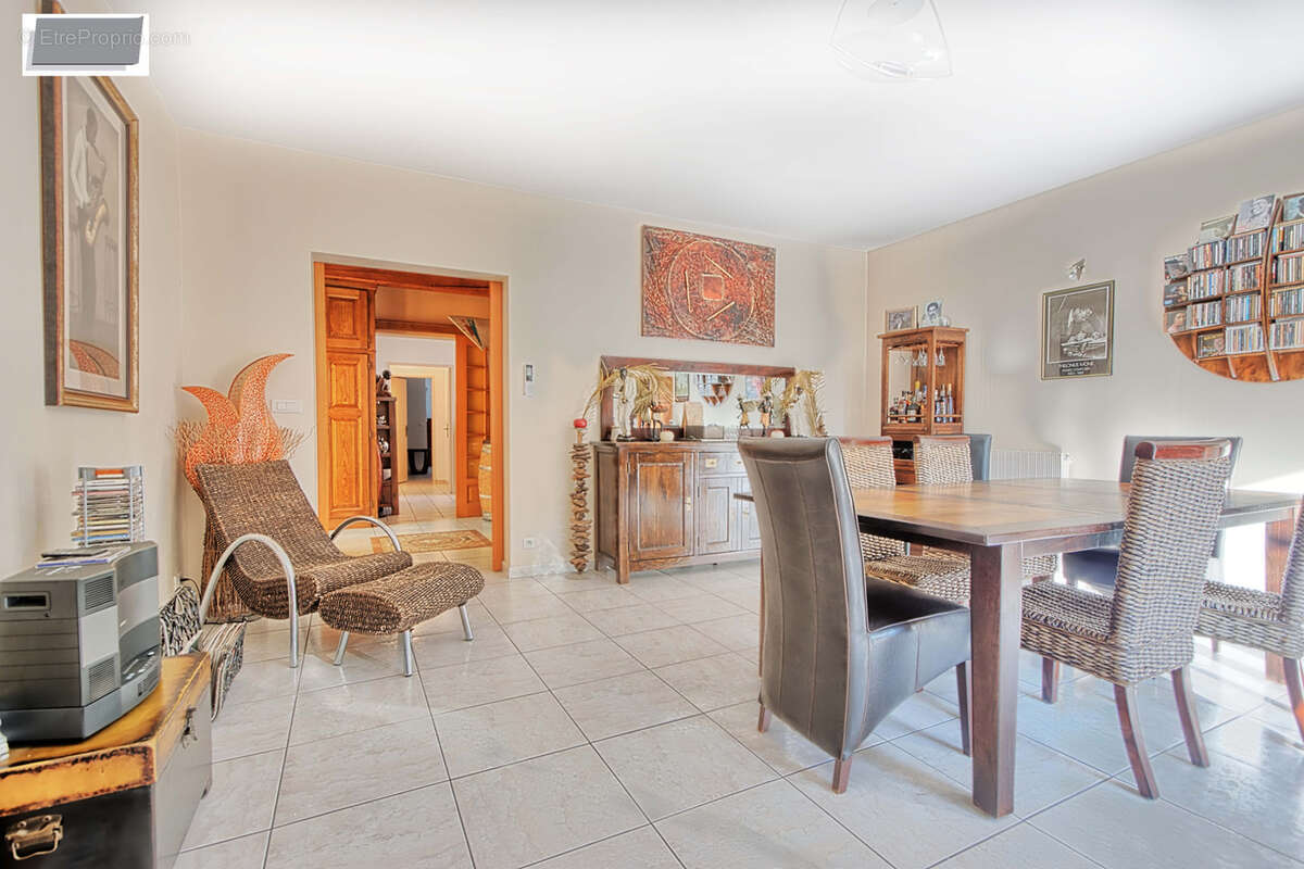 Maison à LA VALETTE-DU-VAR