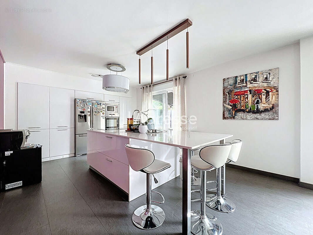 Maison à MONTEVRAIN