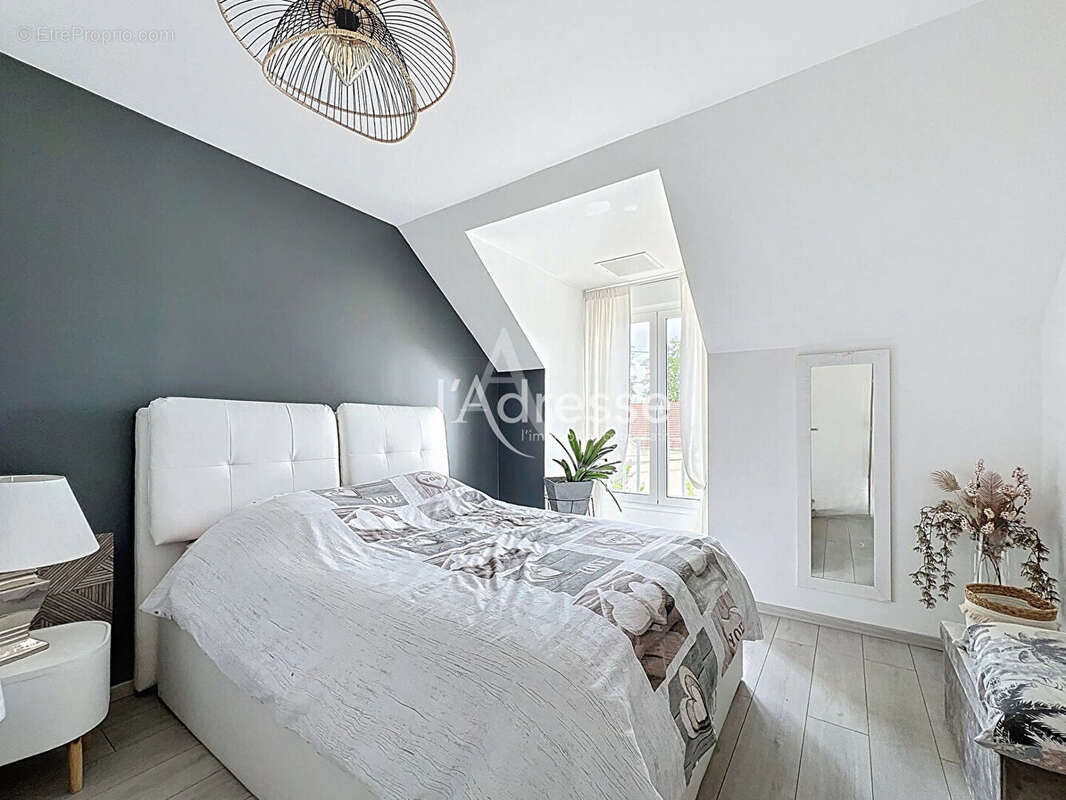 Maison à MONTEVRAIN