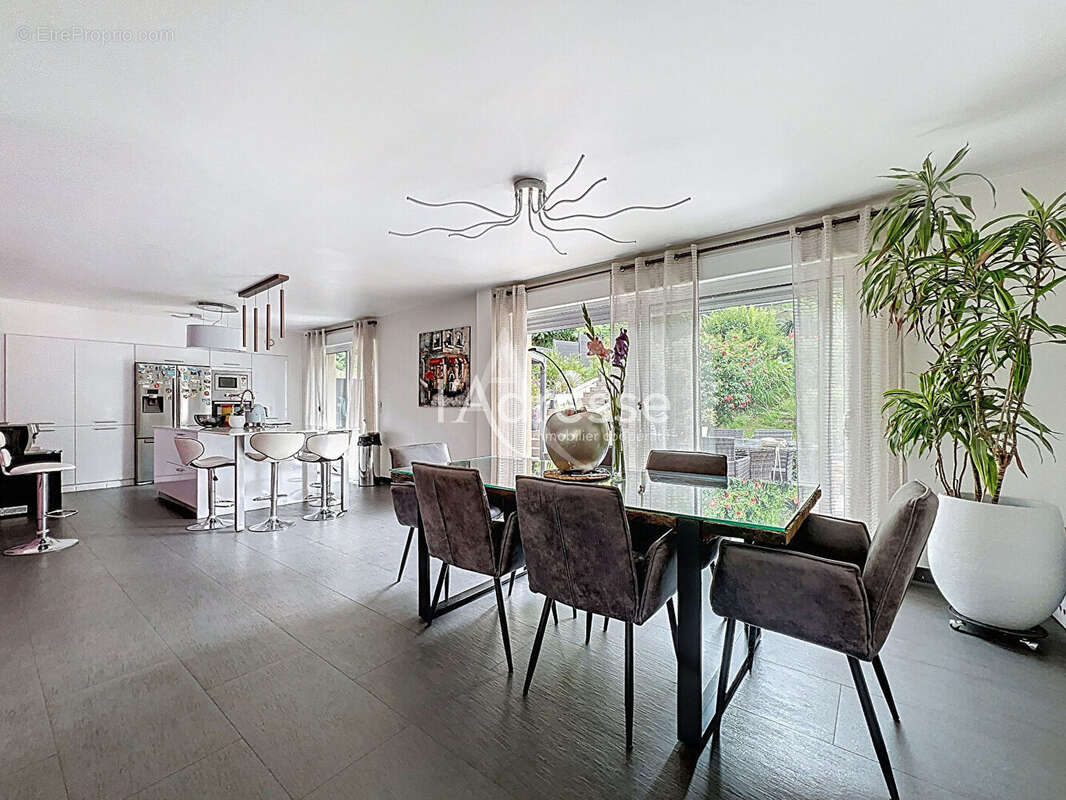 Maison à MONTEVRAIN