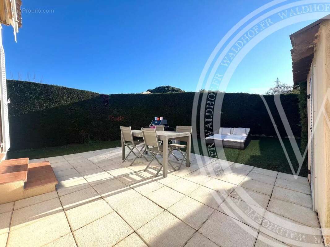 Appartement à MOUGINS
