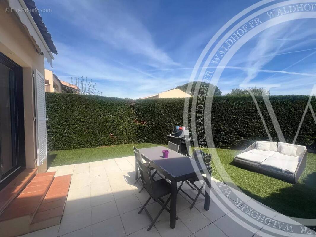 Appartement à MOUGINS