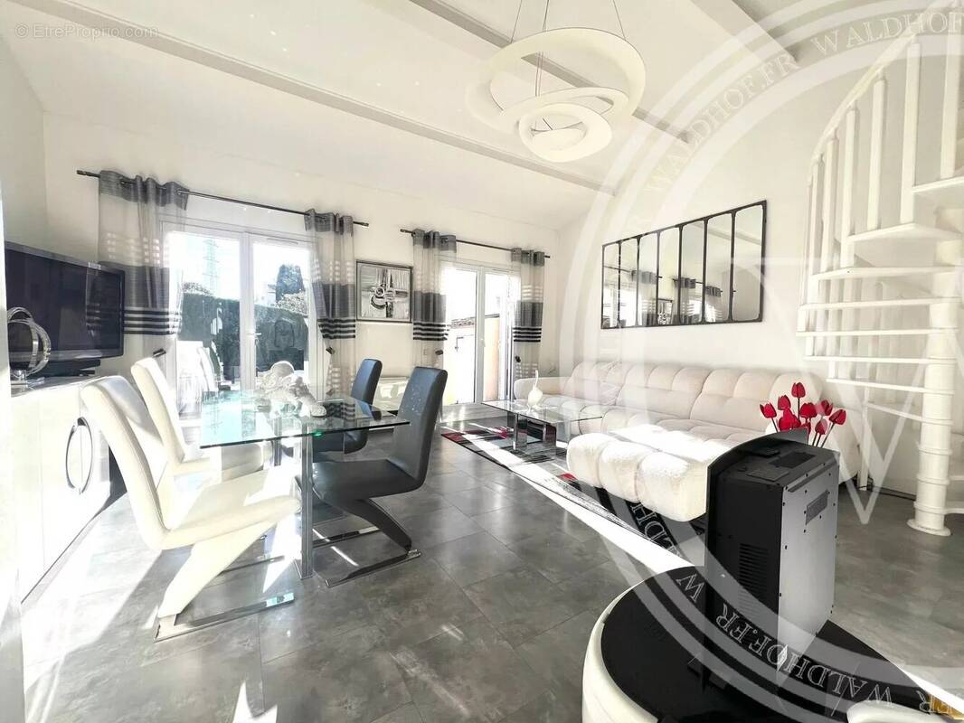 Appartement à MOUGINS