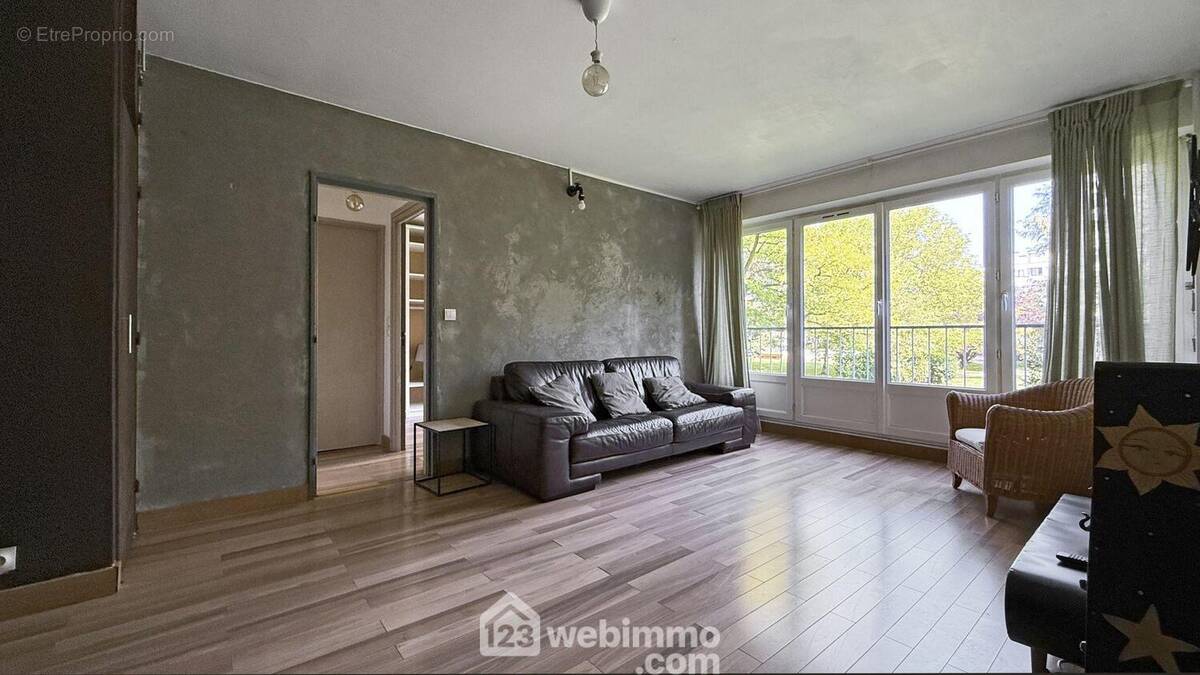 Appartement à CHENNEVIERES-SUR-MARNE