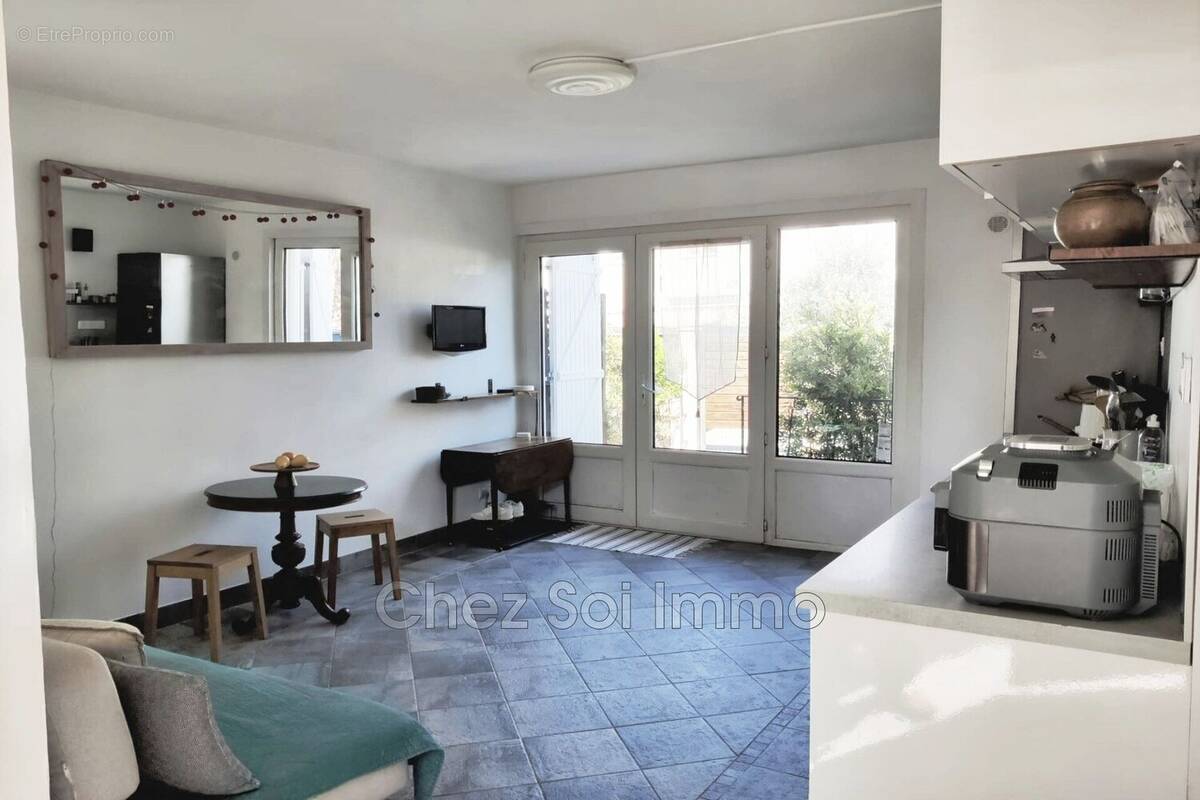 Appartement à VILLENEUVE-LOUBET