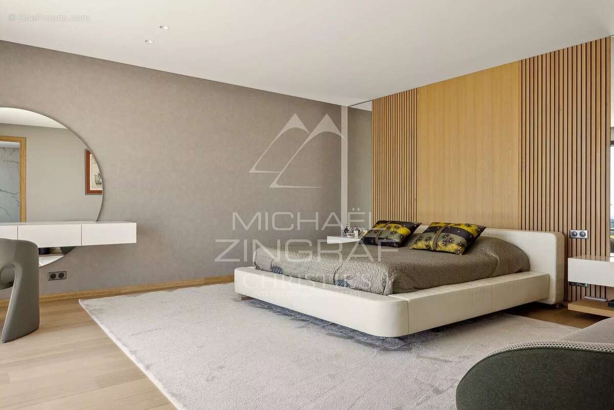 Maison à ROQUEFORT-LES-PINS