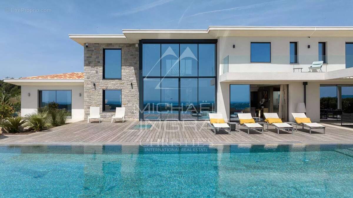 Maison à ROQUEFORT-LES-PINS