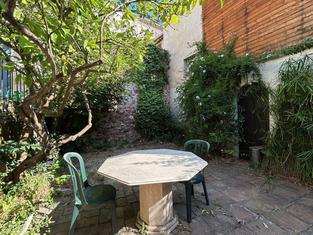 Appartement à SOLLIES-PONT