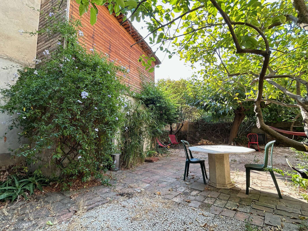 Appartement à SOLLIES-PONT