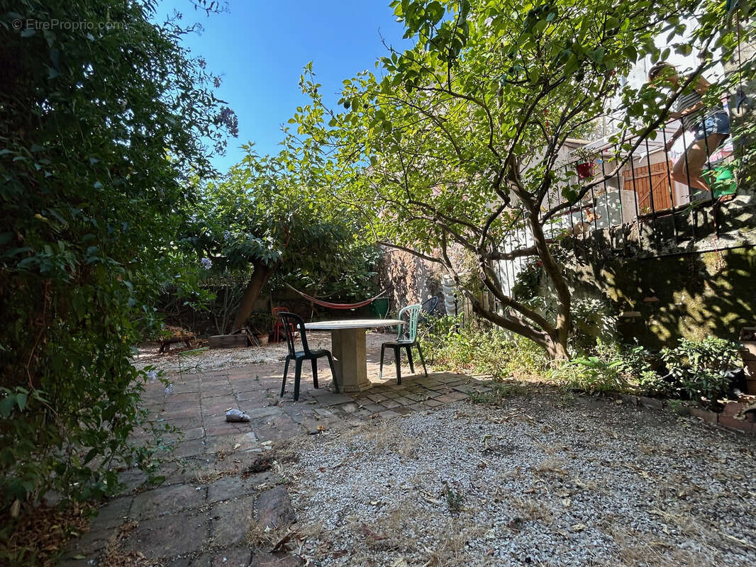 Appartement à SOLLIES-PONT