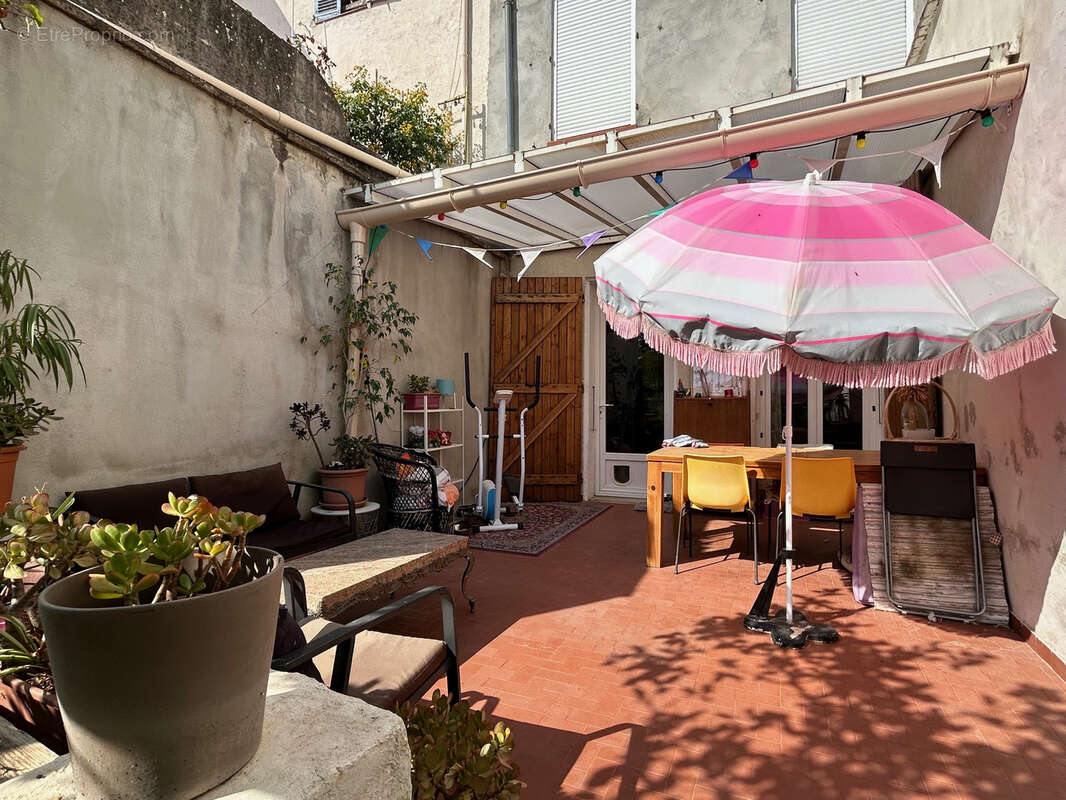 Appartement à SOLLIES-PONT