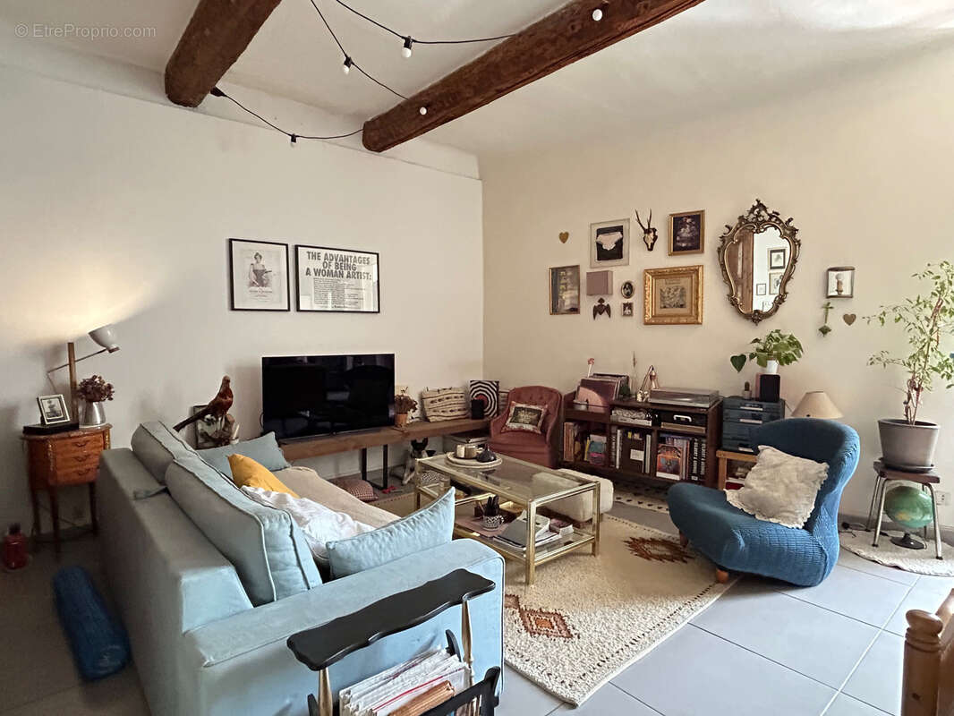 Appartement à SOLLIES-PONT