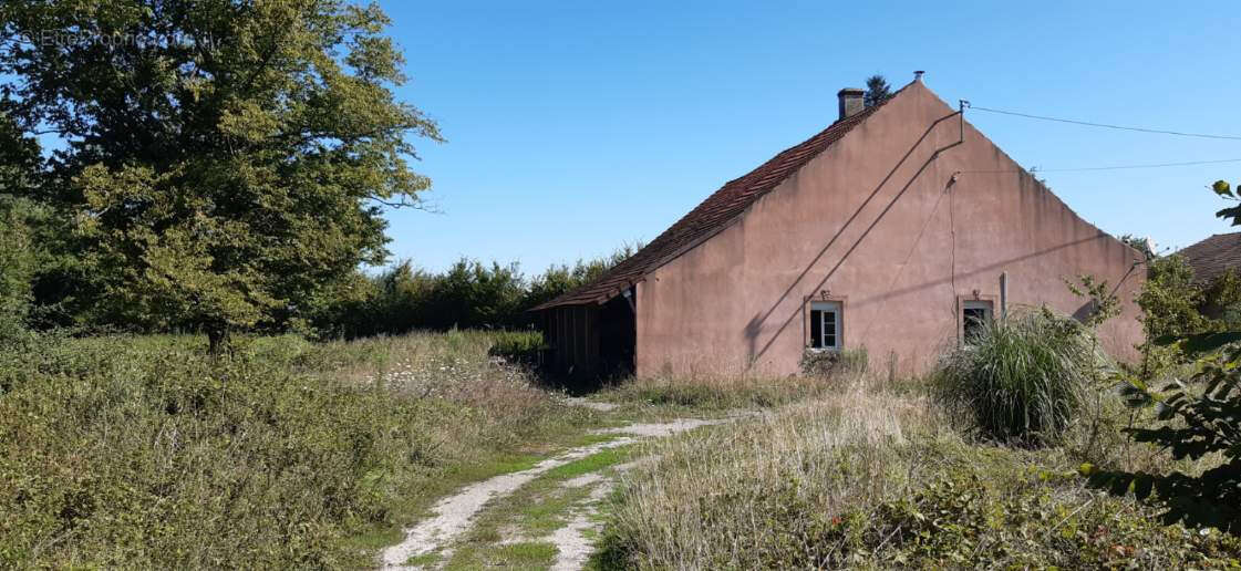 Maison à MOUTHIER-EN-BRESSE