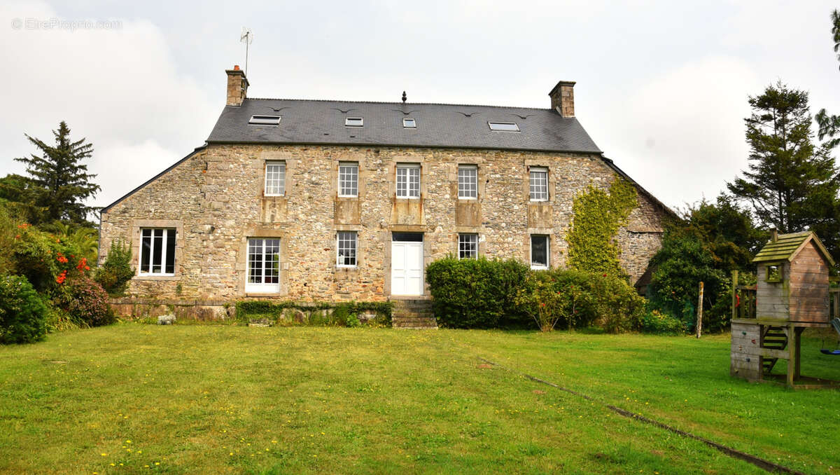 Maison à LES PIEUX