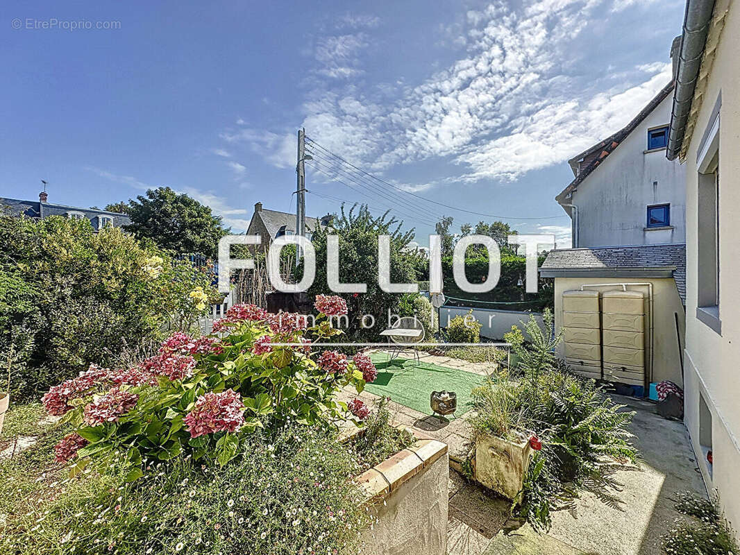 Maison à DONVILLE-LES-BAINS