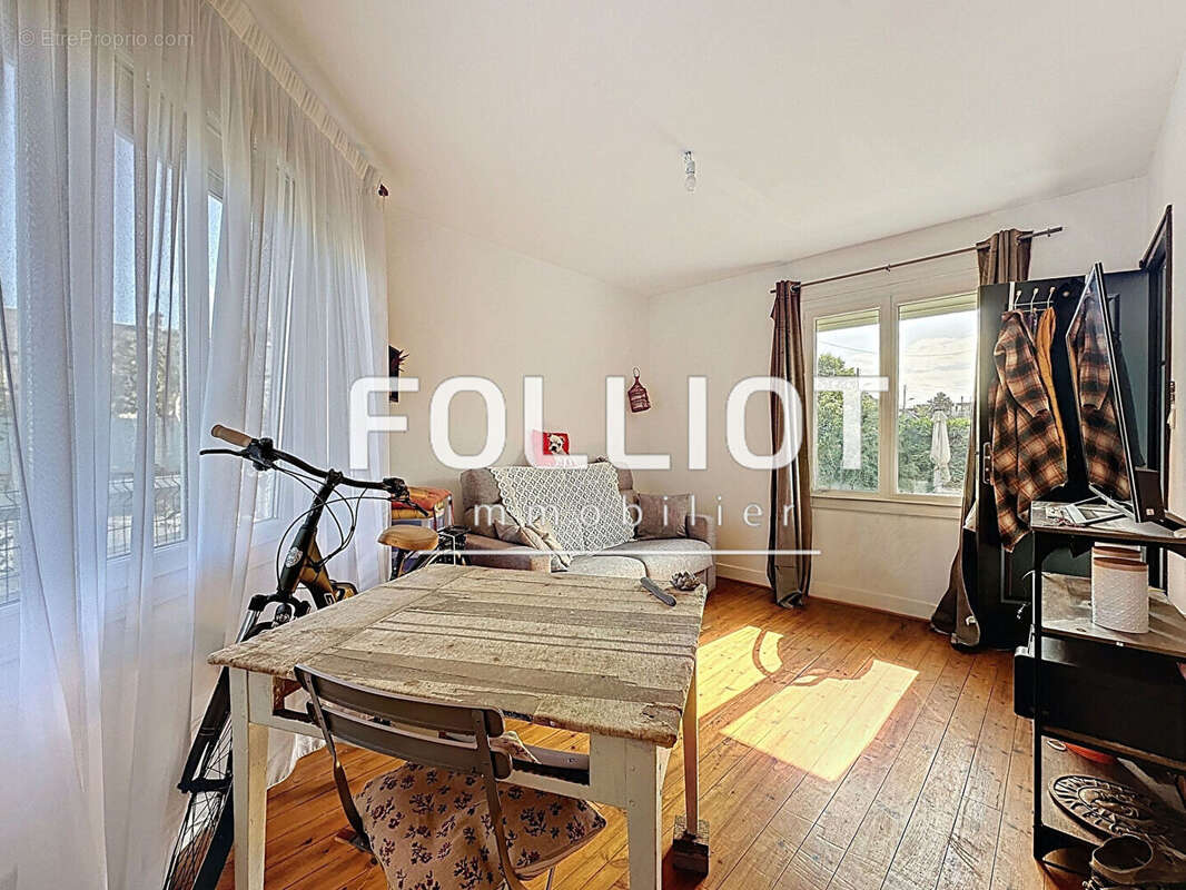 Maison à DONVILLE-LES-BAINS