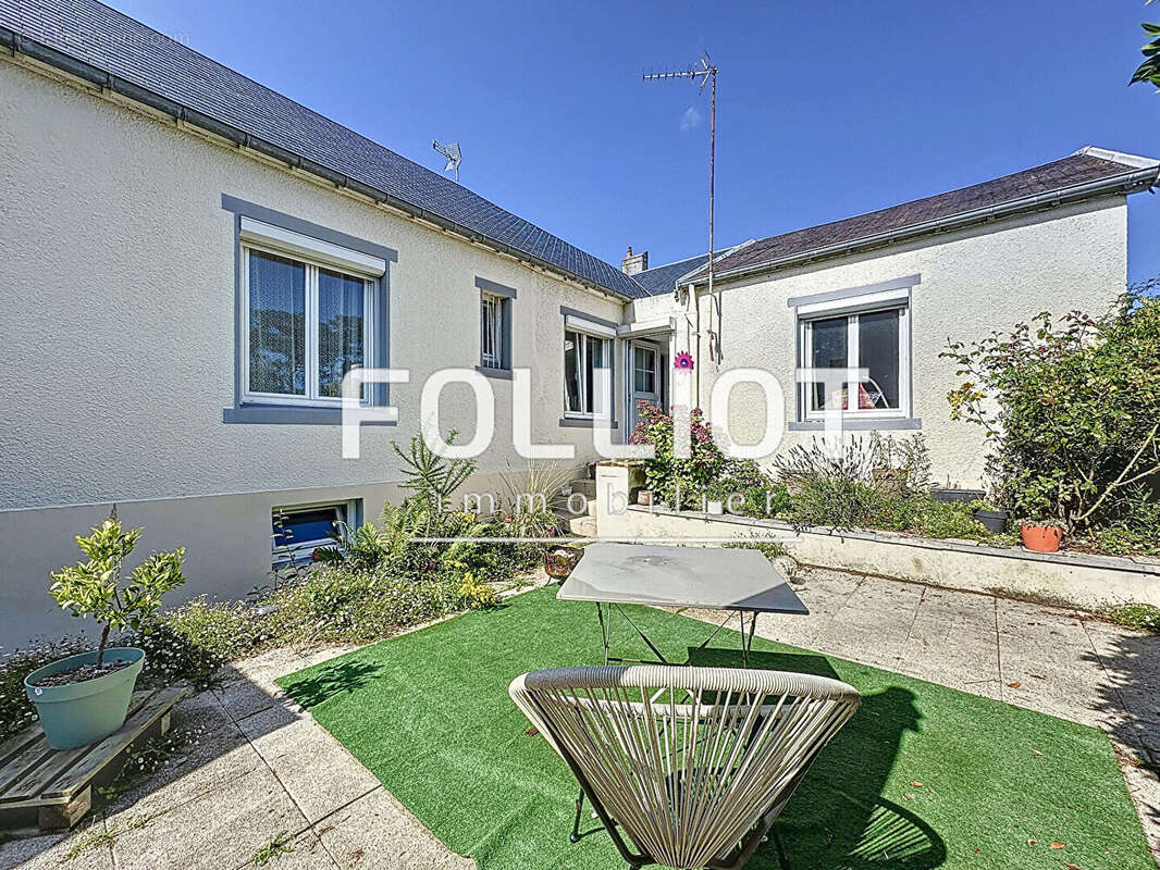 Maison à DONVILLE-LES-BAINS