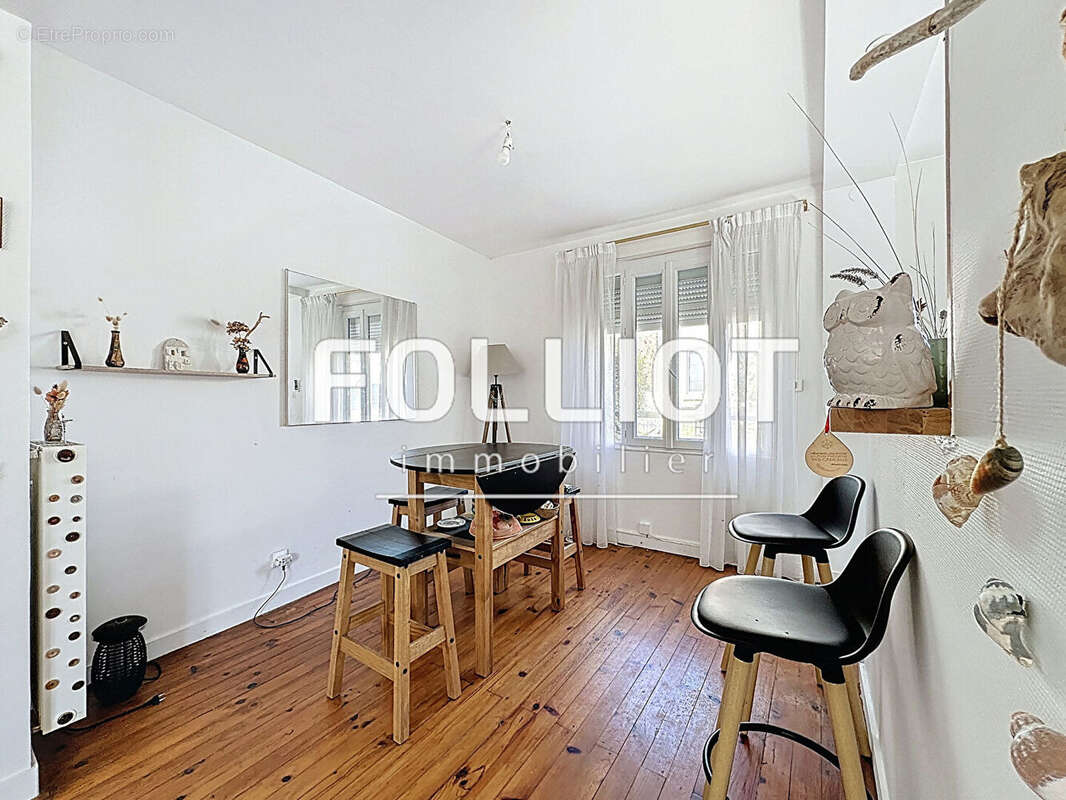 Maison à DONVILLE-LES-BAINS