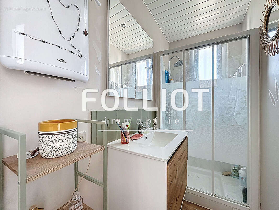 Maison à DONVILLE-LES-BAINS