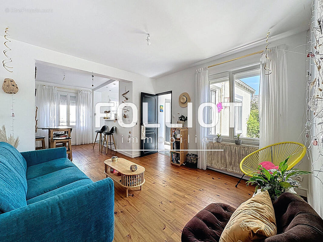 Maison à DONVILLE-LES-BAINS