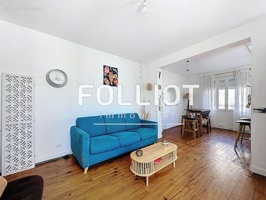 Maison à DONVILLE-LES-BAINS