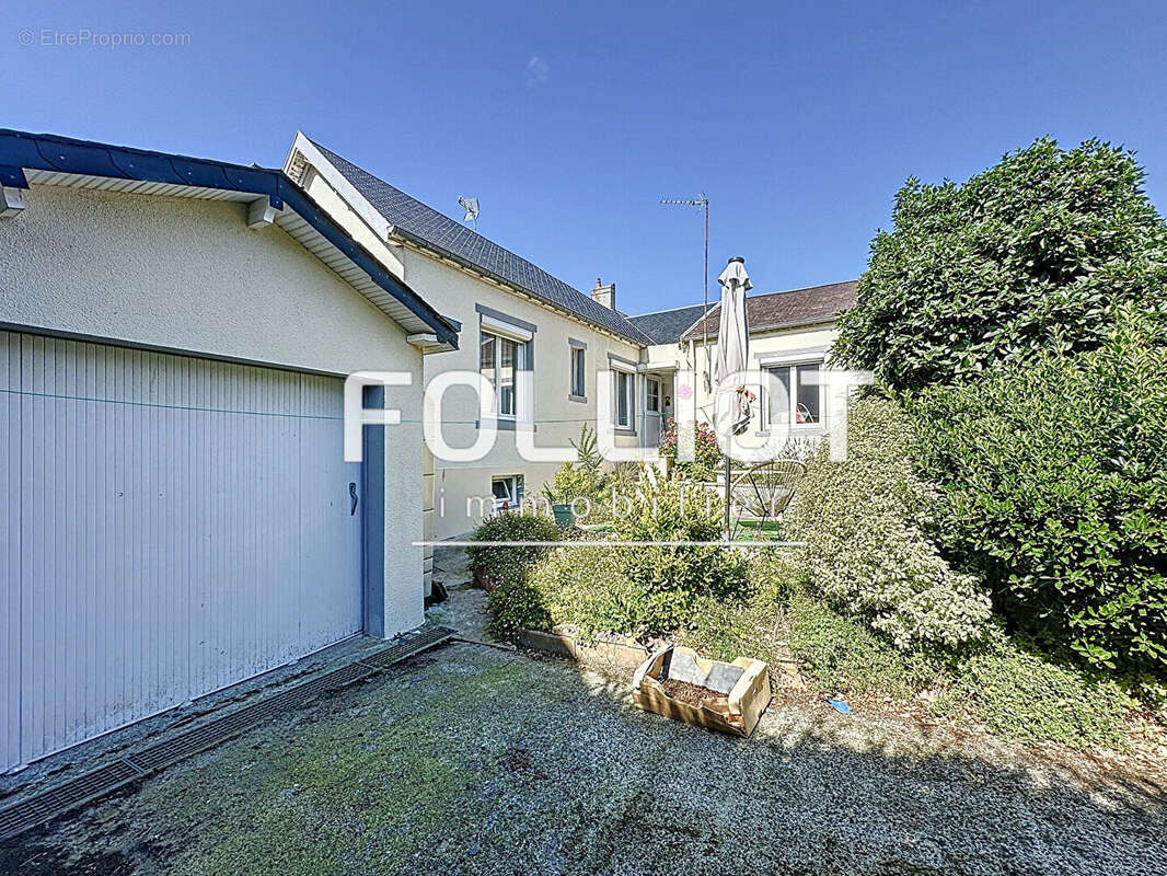 Maison à DONVILLE-LES-BAINS