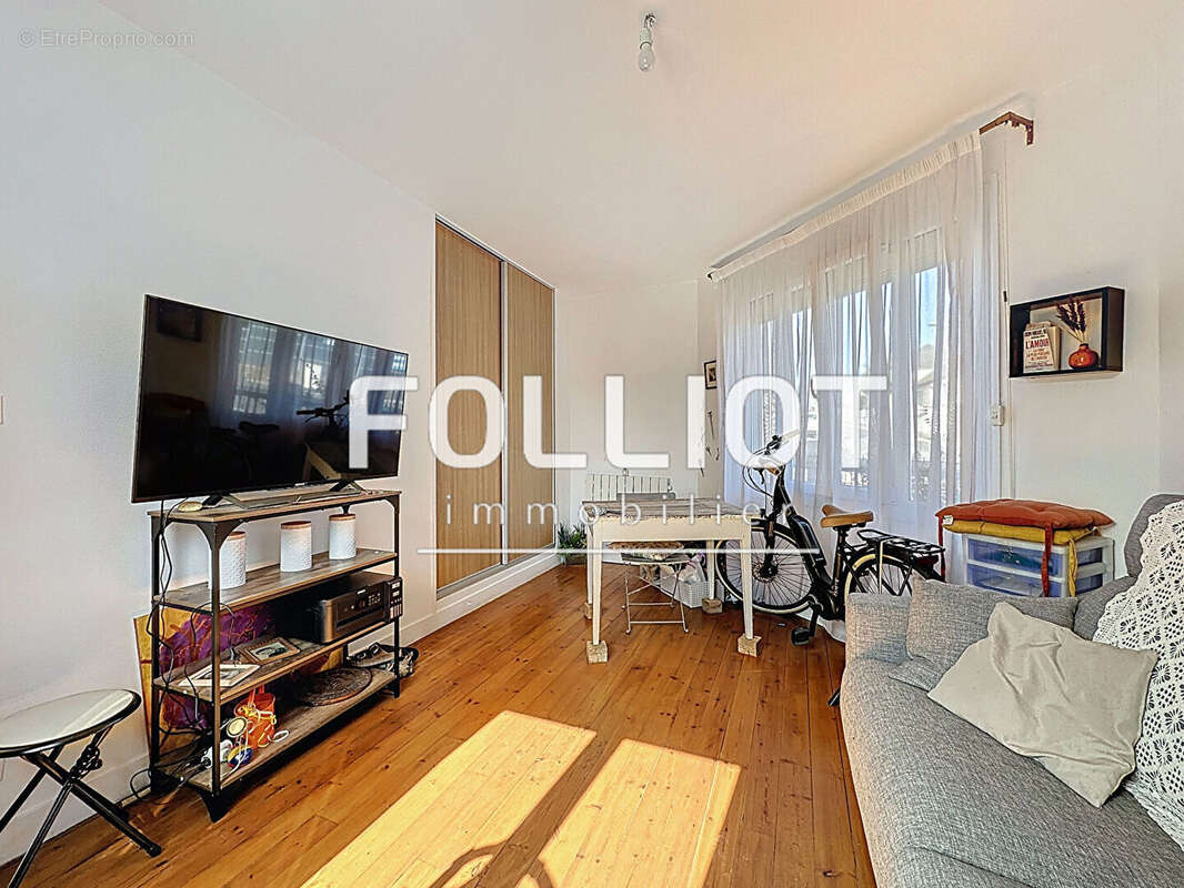 Maison à DONVILLE-LES-BAINS